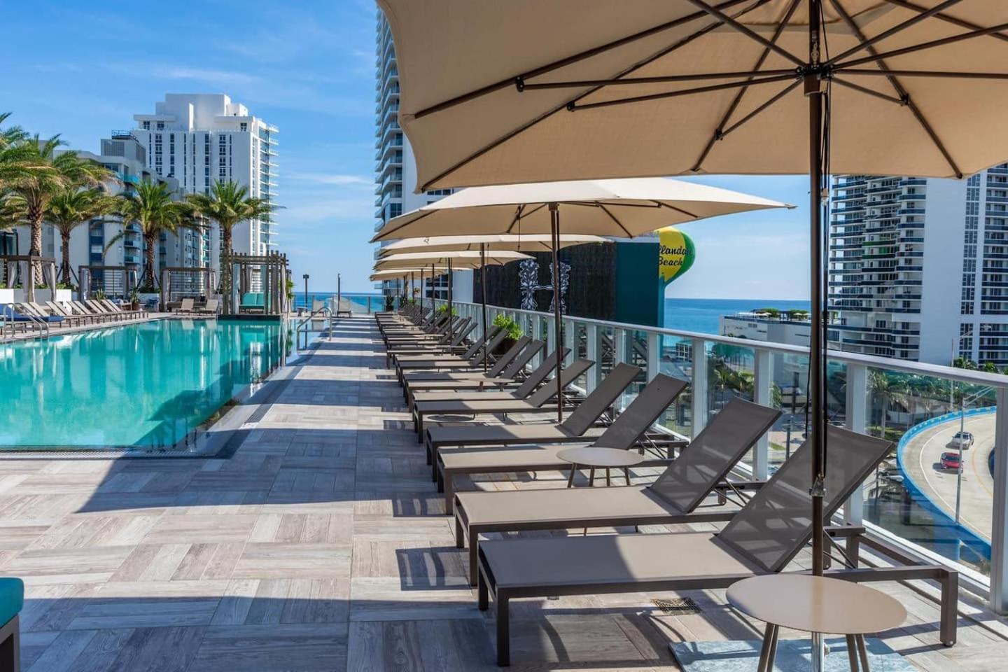 Amazing Apartments At H Beach House Hollywood Exterior photo