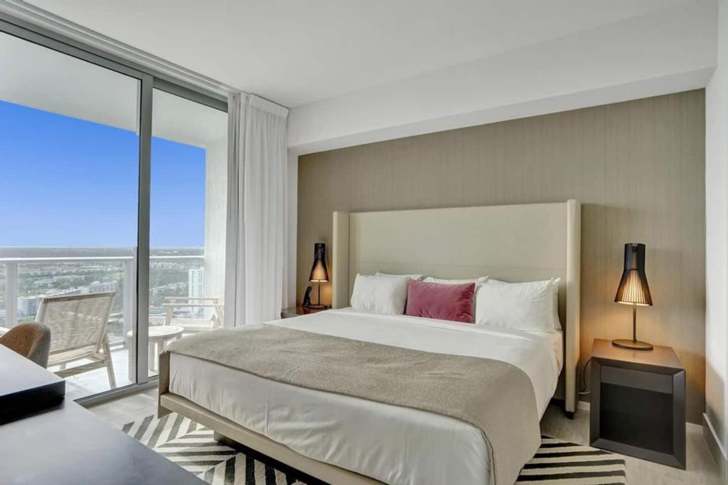 Amazing Apartments At H Beach House Hollywood Exterior photo