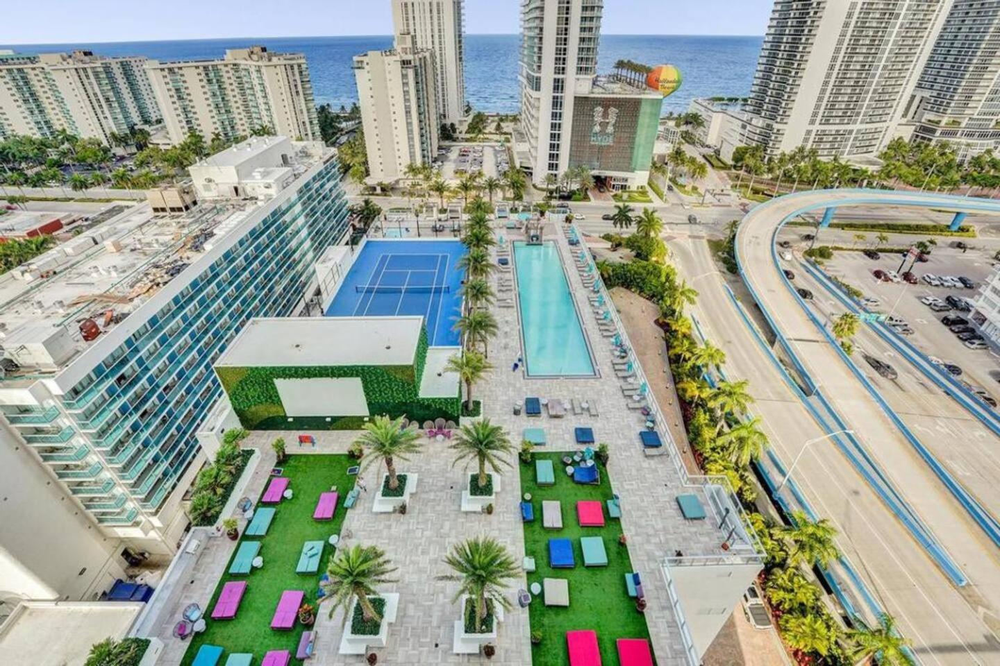 Amazing Apartments At H Beach House Hollywood Exterior photo