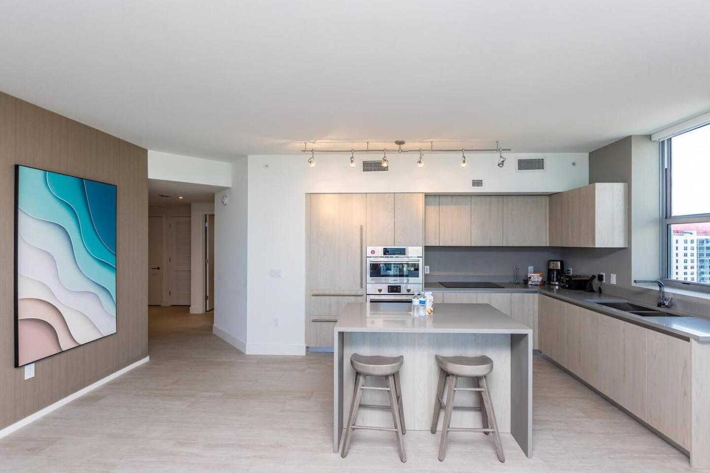 Amazing Apartments At H Beach House Hollywood Exterior photo