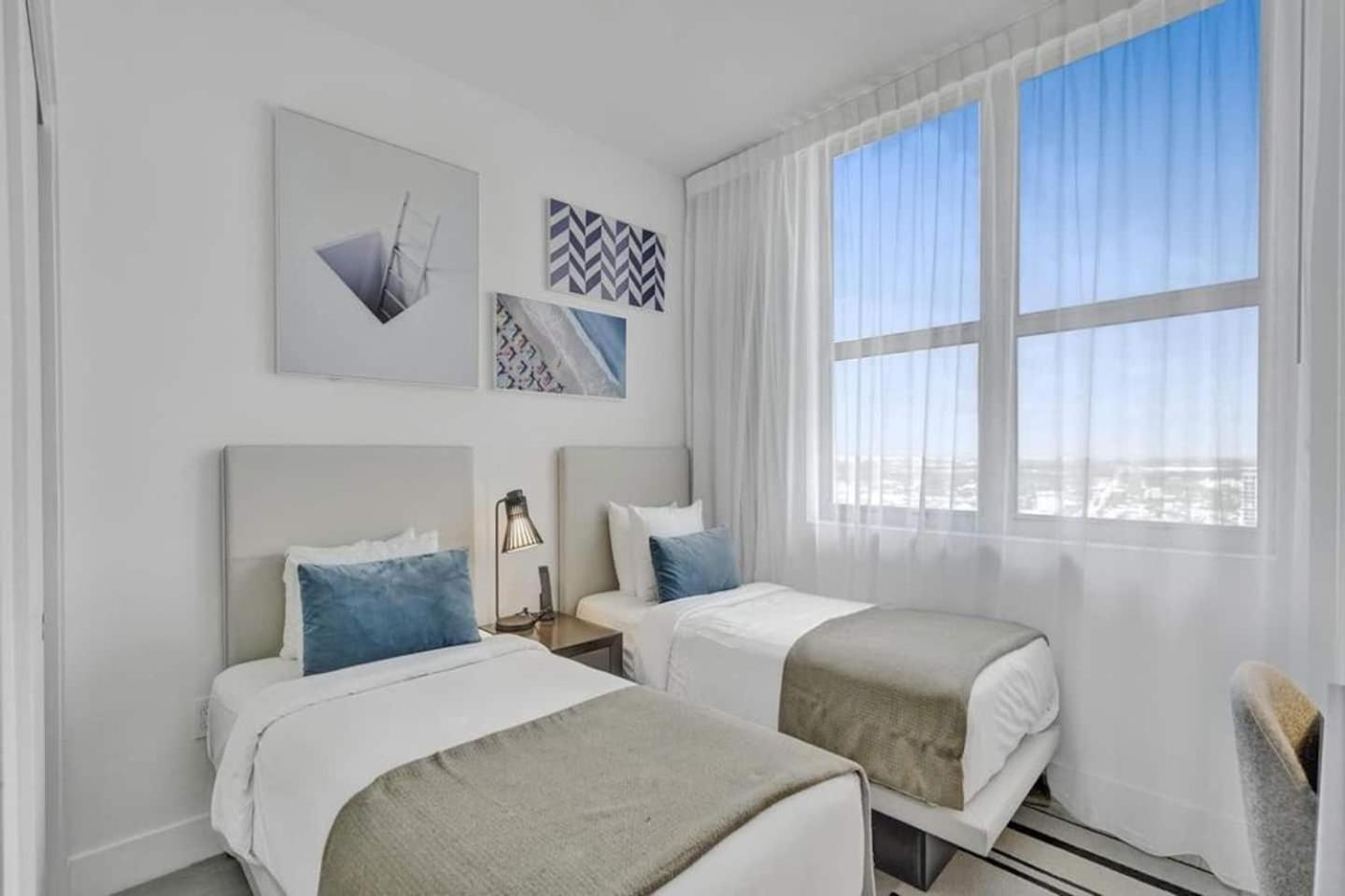 Amazing Apartments At H Beach House Hollywood Exterior photo