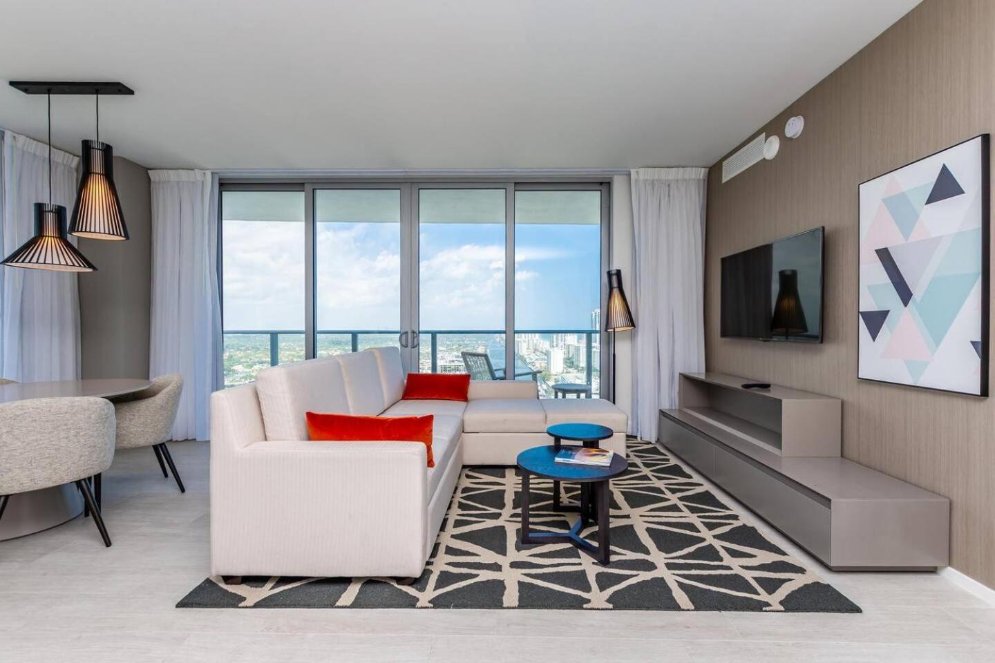 Amazing Apartments At H Beach House Hollywood Exterior photo