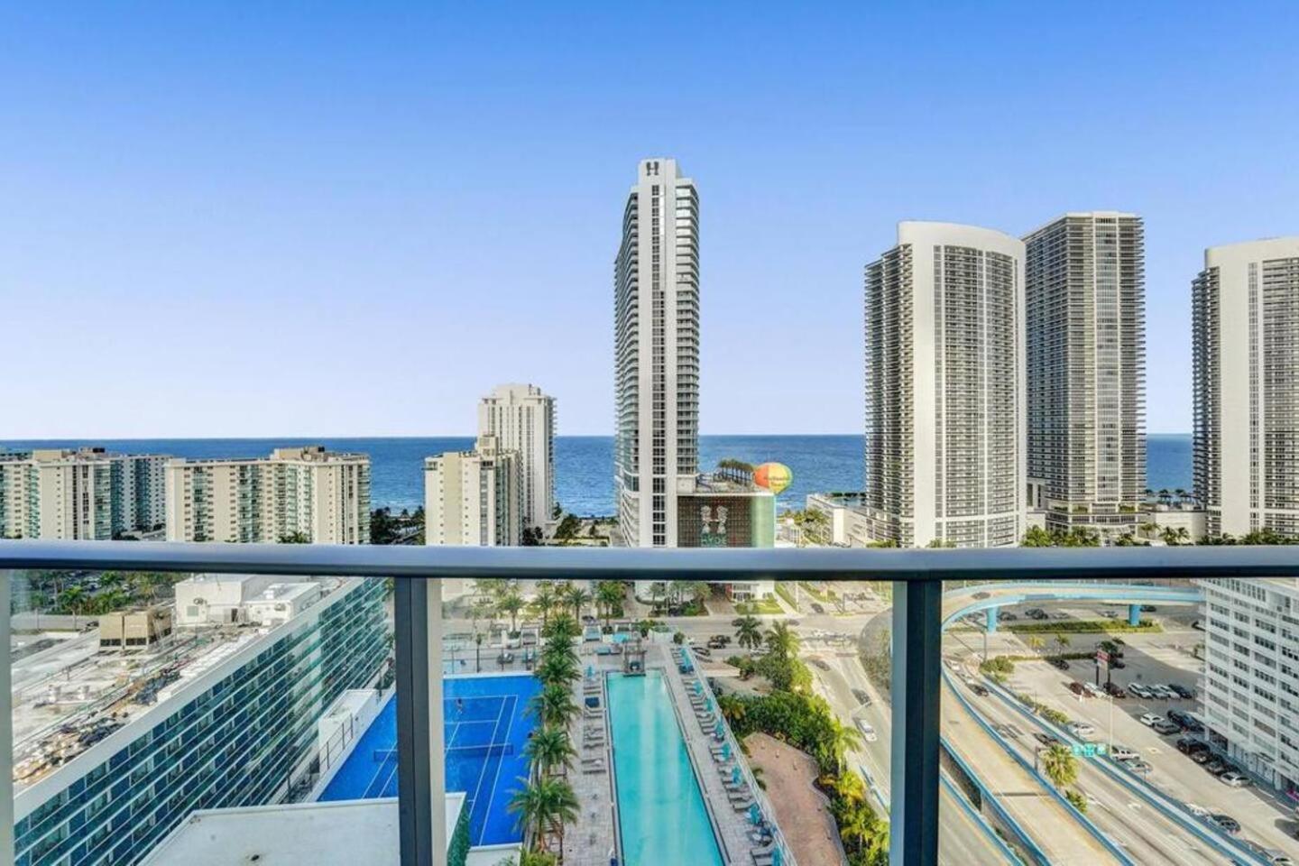 Amazing Apartments At H Beach House Hollywood Exterior photo