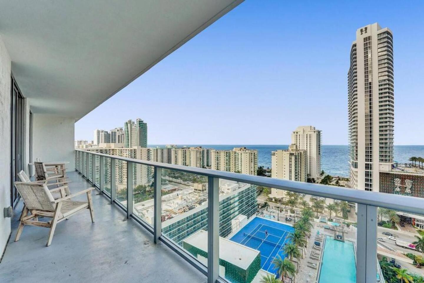 Amazing Apartments At H Beach House Hollywood Exterior photo