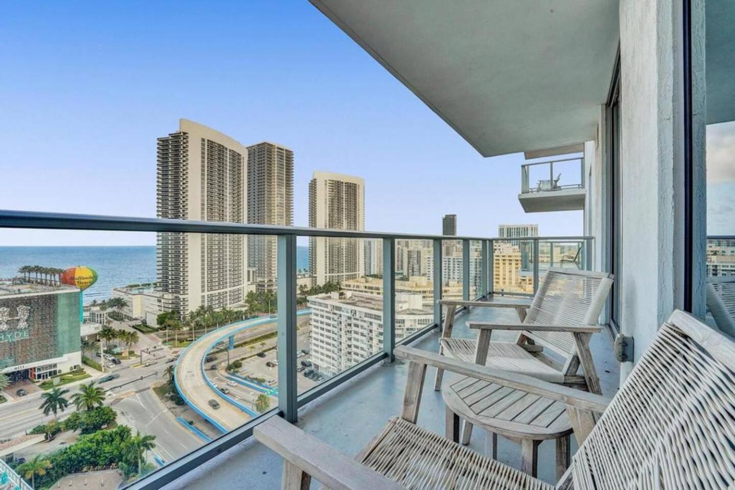 Amazing Apartments At H Beach House Hollywood Exterior photo